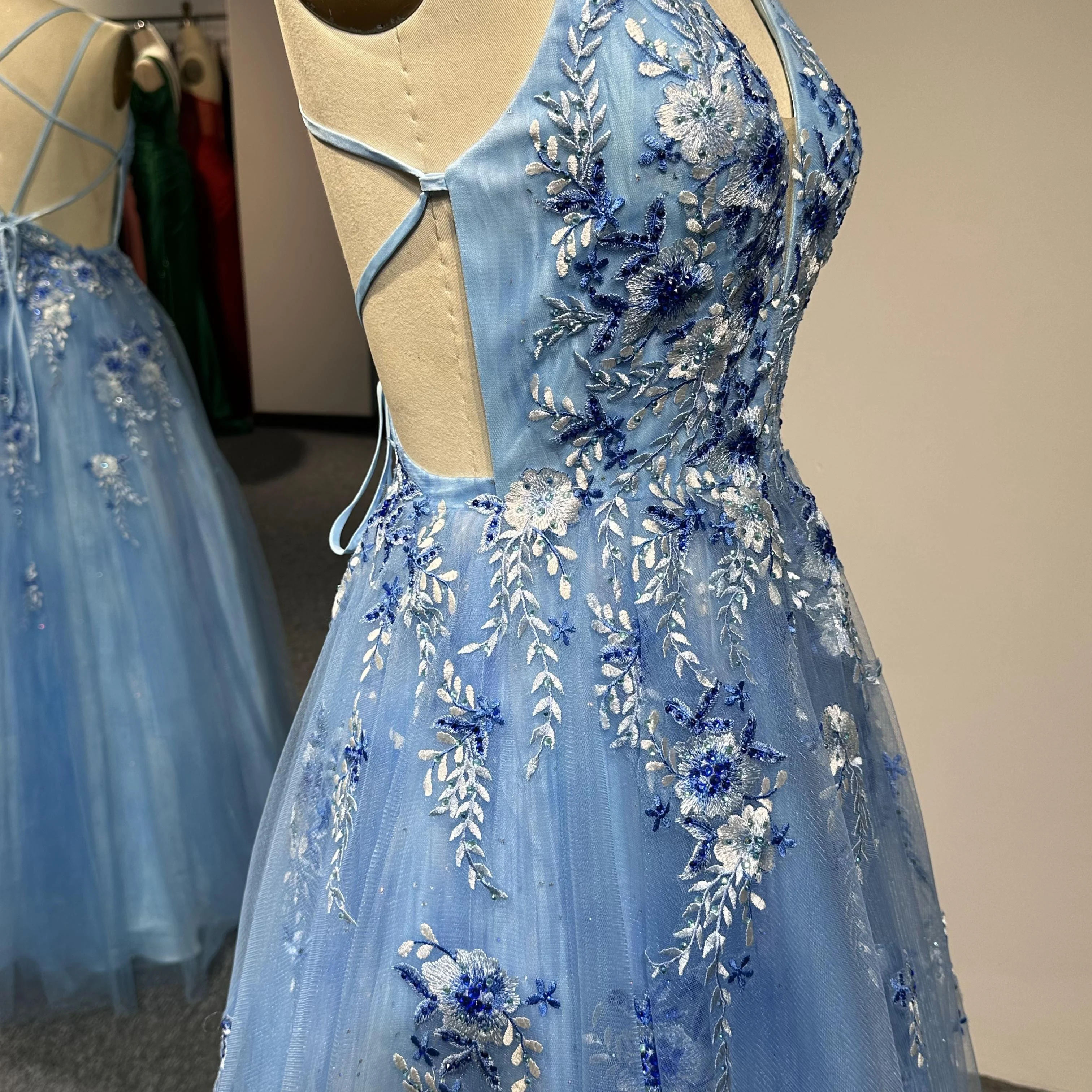 New Best Seller Deep V-Neck Prom Evening Dresses Handmade Lace Dresses Embroidered Tulle Dresses