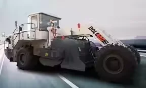 SHANTUI 353kw Cold Recycling Machine DGL480-C Low Fuel Consumption