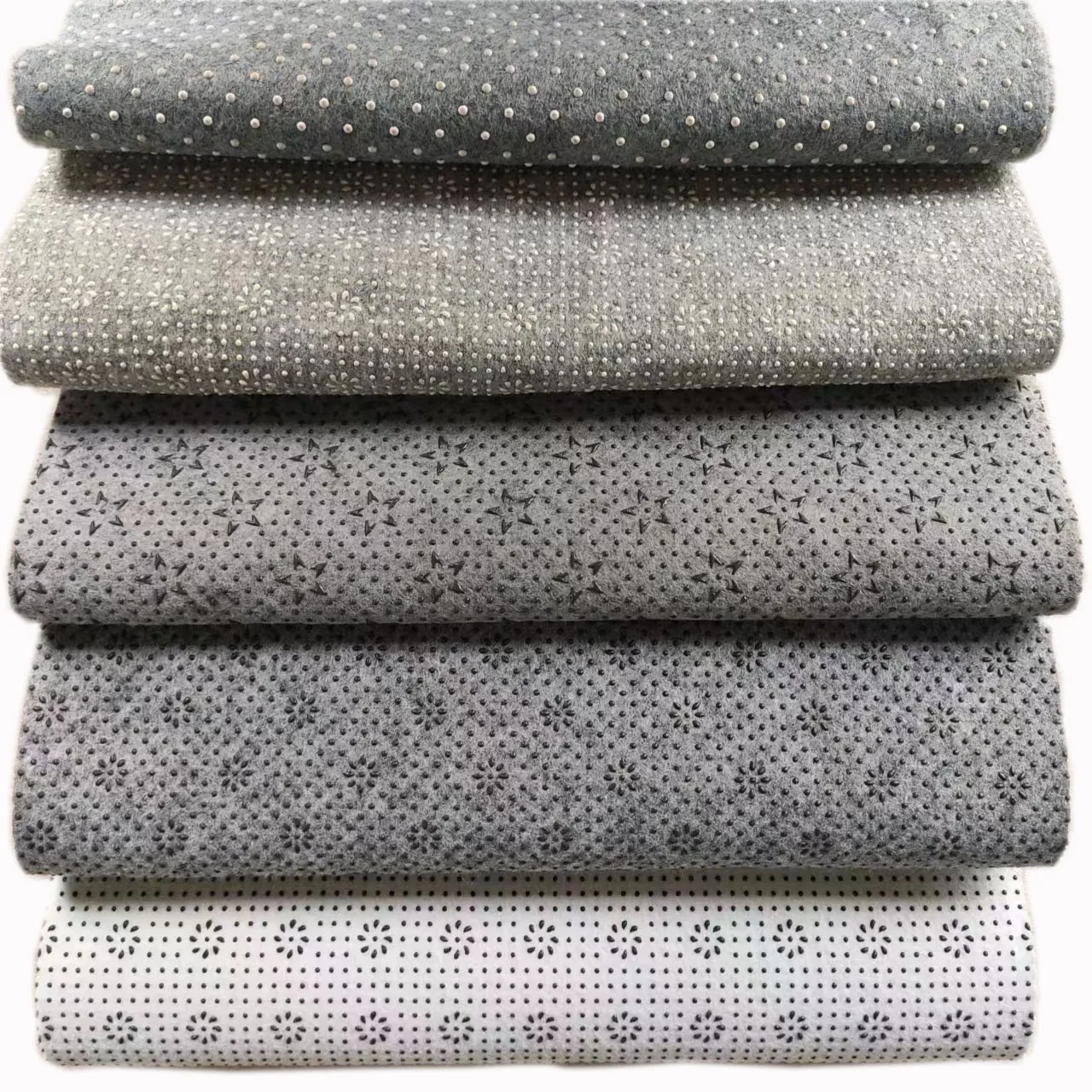 Manufacturers Custom Pattern 260 Gram Plum Anti-slip Mat Felt Cloth Dot Non-woven Non-slip Particle Cloth Drop Plastic Cloth