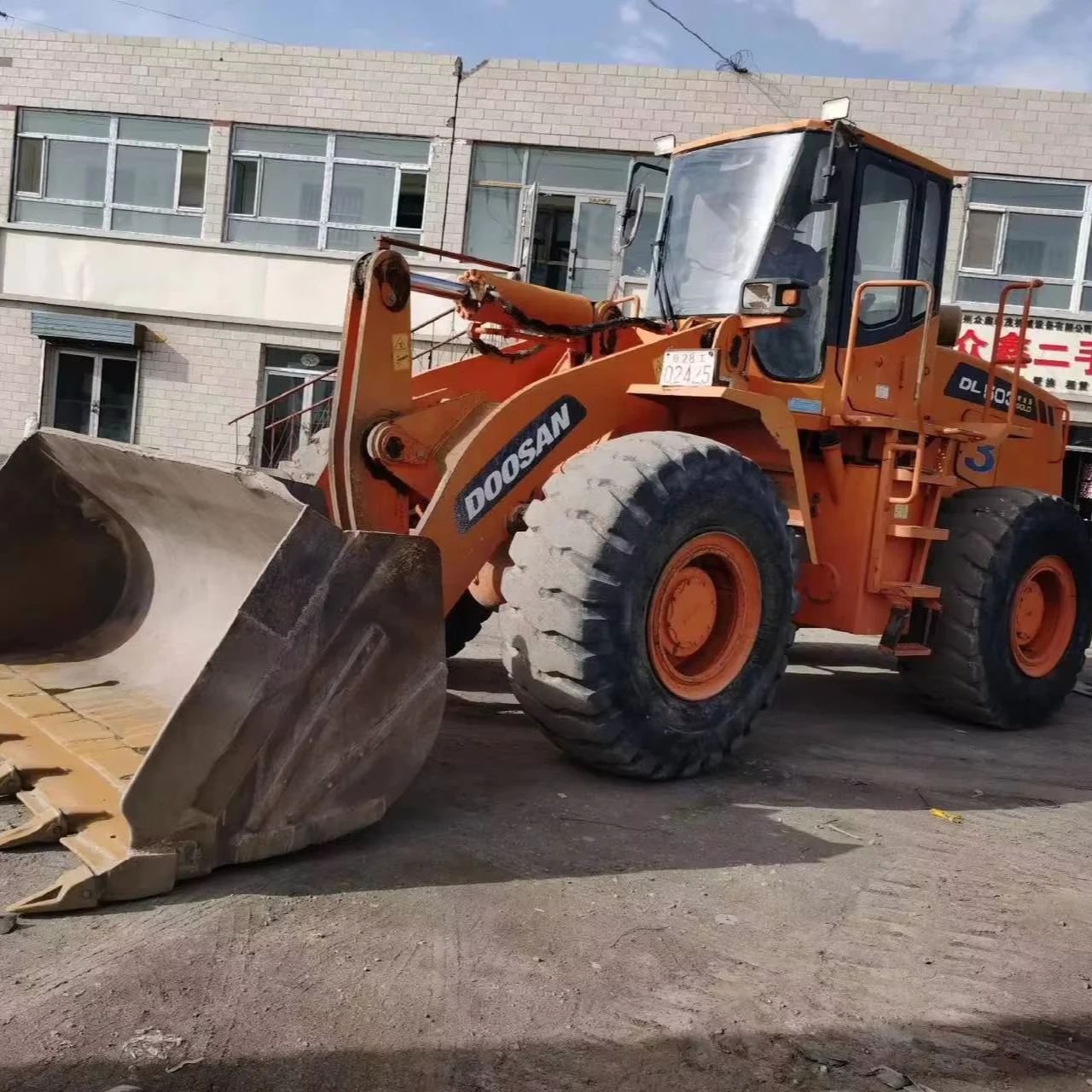 17-тонный подержанный погрузчик Doosan DL303 DL503-9C для дешевой продажи