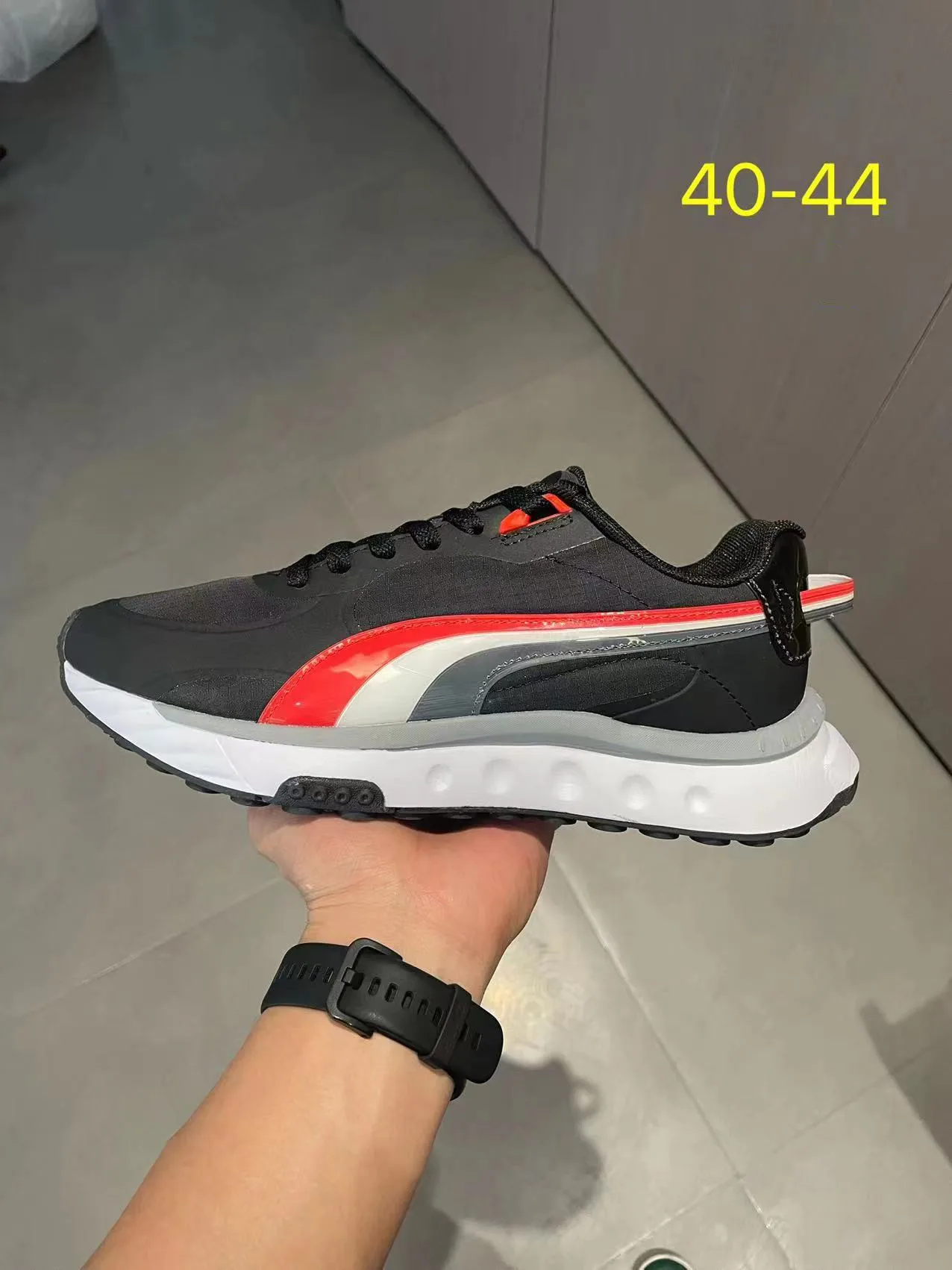 Customizable fashion sports shoes, outdoor travel shoes, office travel shoes, men running shoes