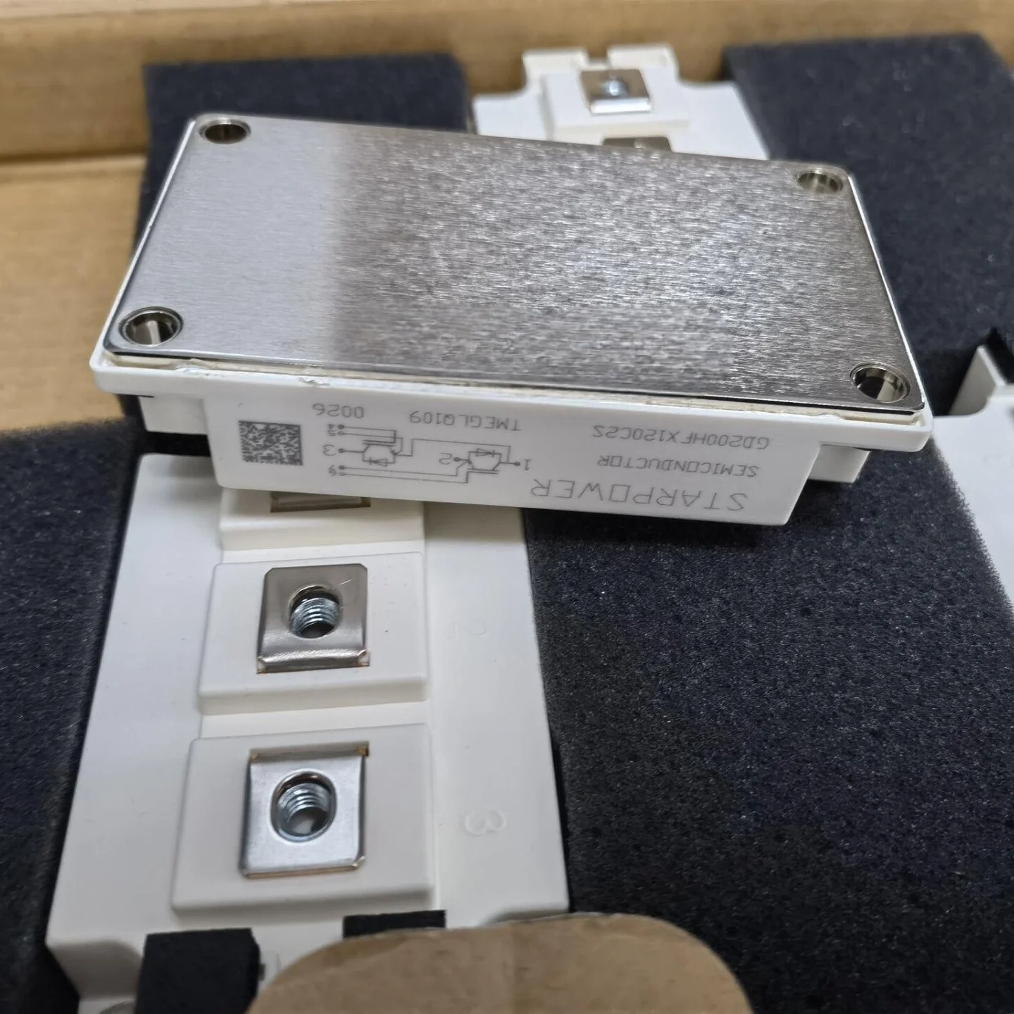 MCU IC Chip Power Transistor Module High quality and cheap smart Integrated Circuits GD200HFX120C2S GD300HFX120C2S