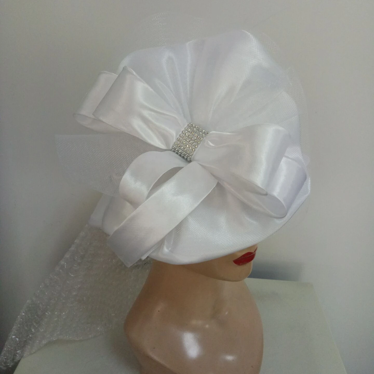 Универсальная модная шляпа ручной работы с широкими полями для торжественных вечеринок, Женская церковная Новая Элегантная белая шляпа для праздника на День Матери