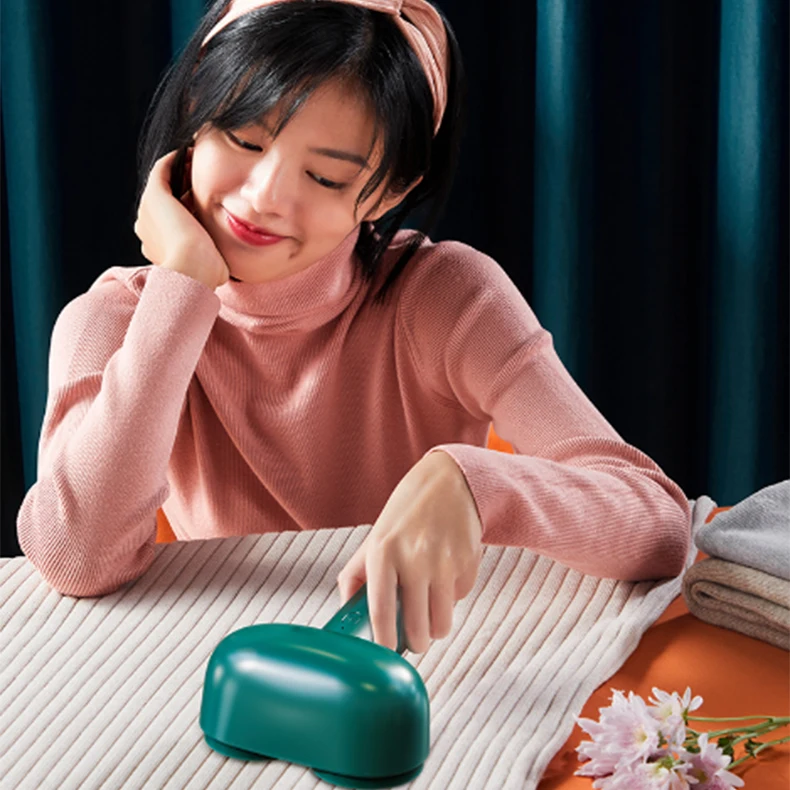 YUHUA Dual Core Strong Power 2000mAh Battery Operated Mini Portable Lint Remover