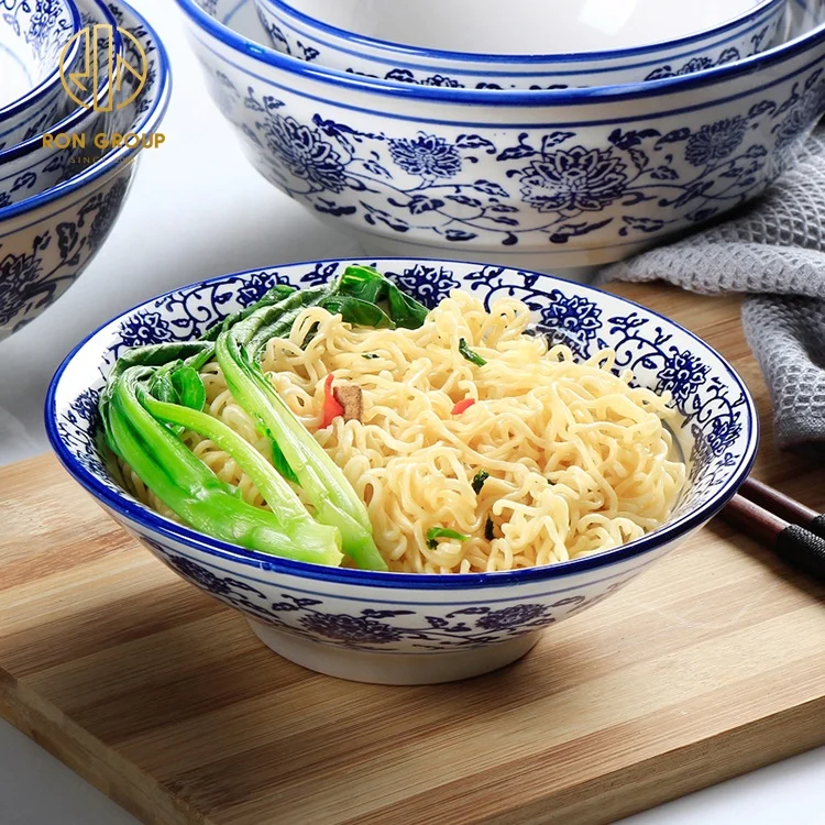 Chinese style handmade white and blue color triangle shape ceramic tableware set porcelain dinner plate for restaurant