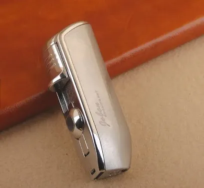 Wholesale High Quality Smoking Accessories Lighter Customized Three Straight Flush Gas Inflatable Windproof Torch Lighter