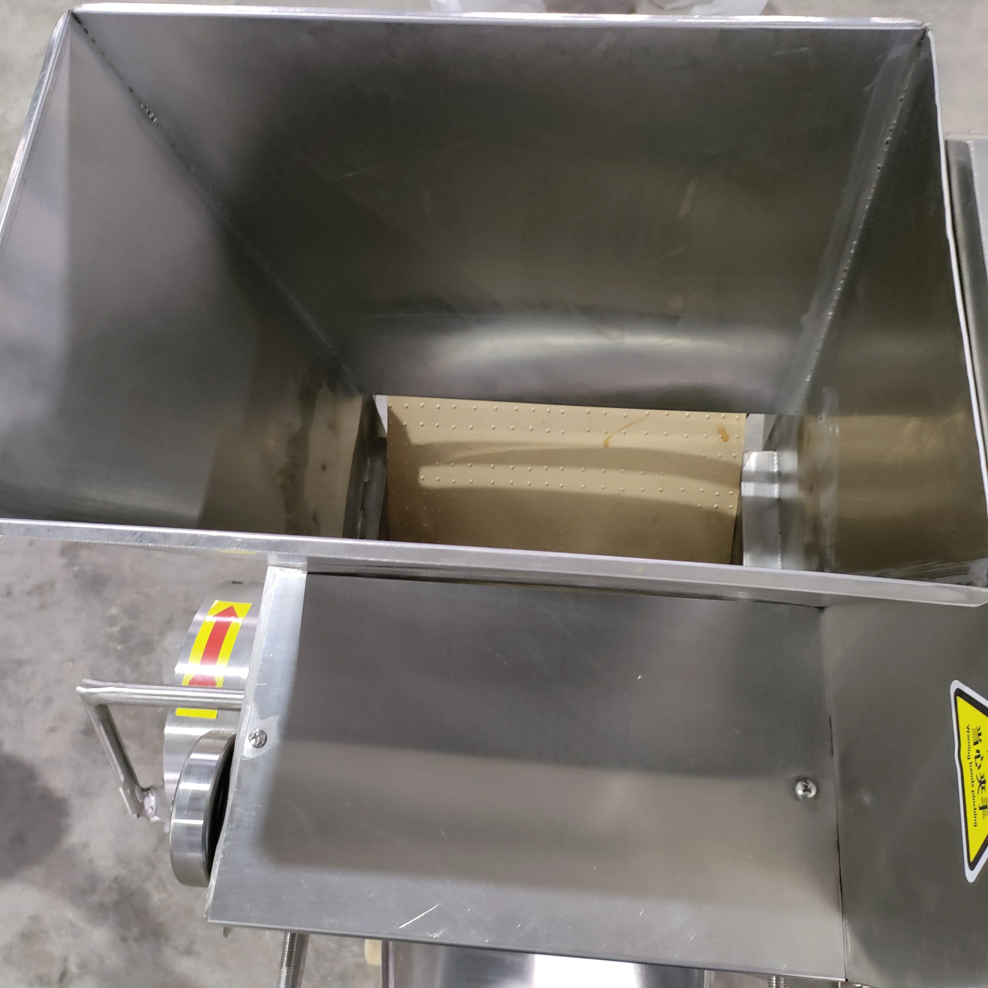 shrimp shells Crab fish deboning filleting machine / meat bone separator/SUS 304 Fish Deboner for Making Surimi Fishball