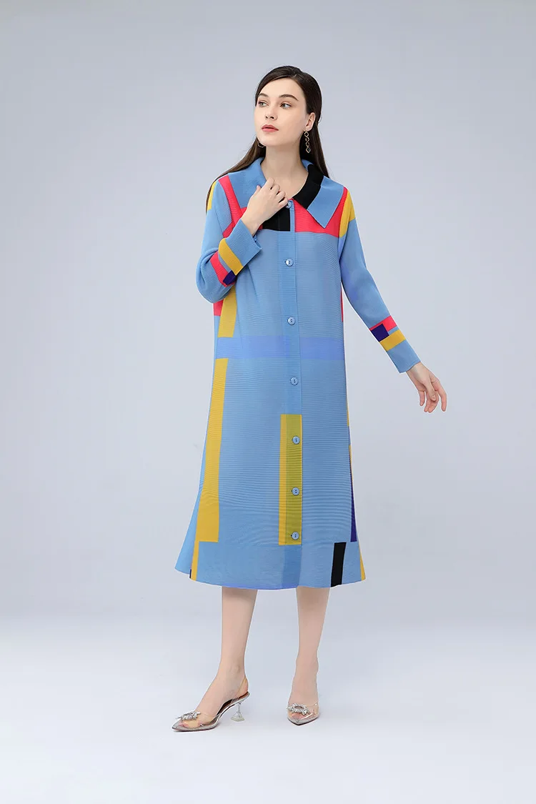 Fashion aging white windbreaker in the long spring autumn Miyake print contrast color lapel temperament pleated long sleeve coat