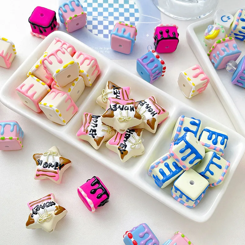 2023 DIY 18*16mm plating cartoon pink heart love print round acrylic beads bulk hand painted beads for phone chain pen making