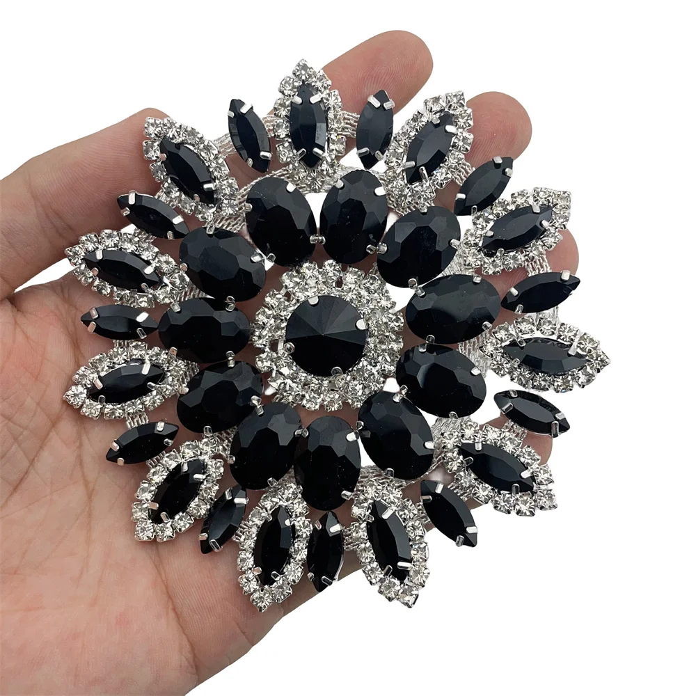 Wholesale  Round Flower Patches Crystal rhinestone applique  Embellishments for Women bridal Dress bag box