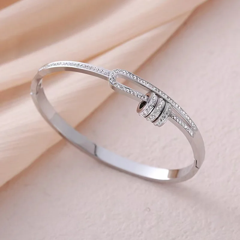 Elegant fashion geometric circle with diamonds titanium steel bracelet high sense of personality with diamonds stripes bracelet