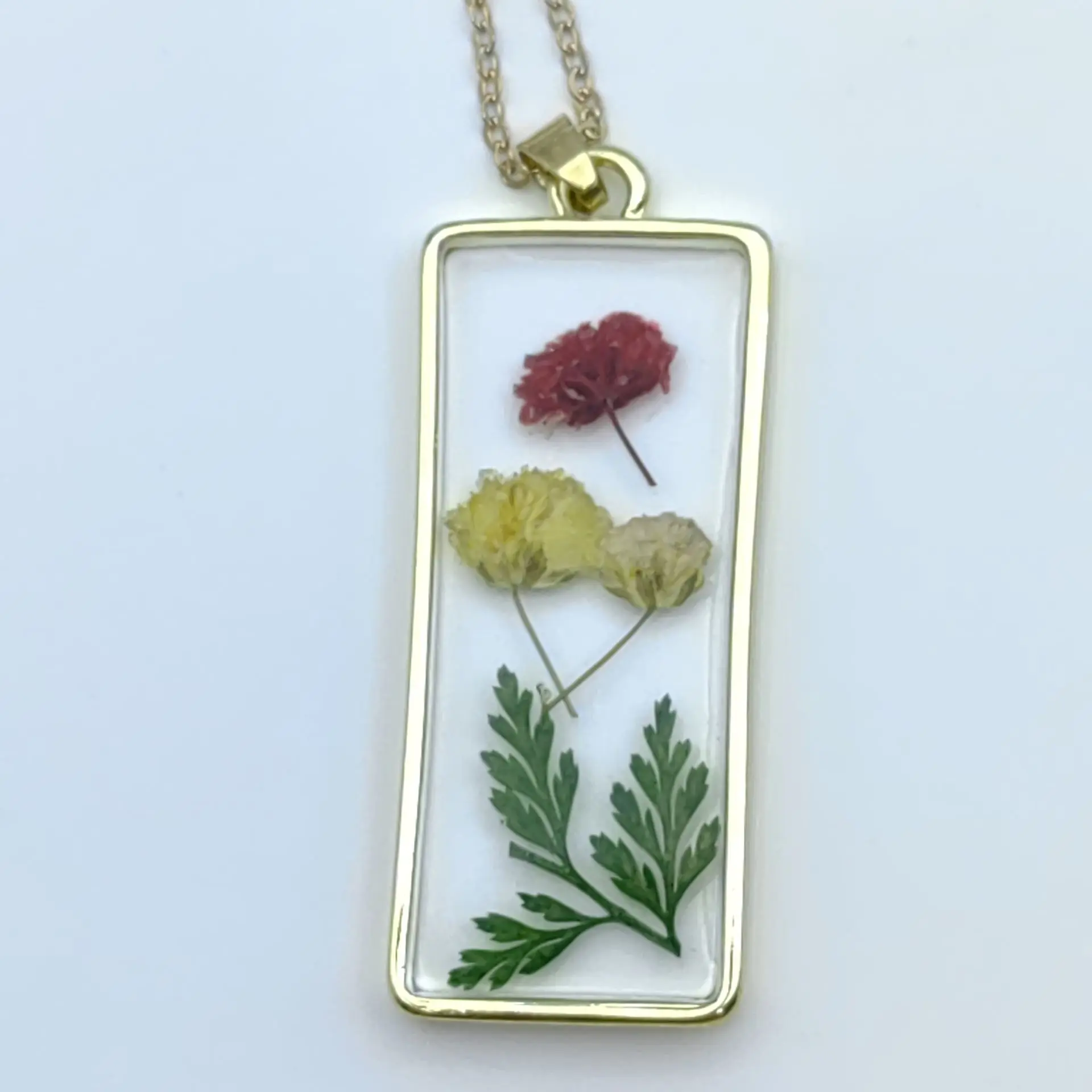 Hot-selling Simple Dried Flower Geometry Butterfly Heart Cross Shaped Pendant Necklace