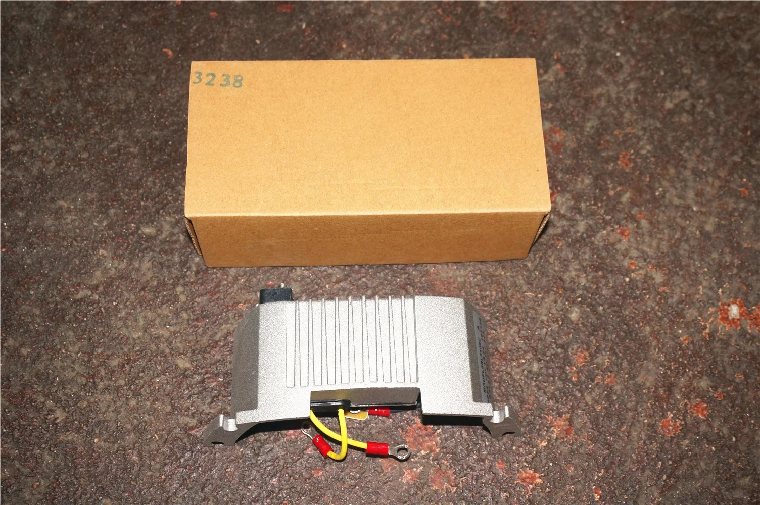 Chinese Manufacturer Bus Parts  Generator Parts Accessories 8RL3108C-6 Generator Regulator