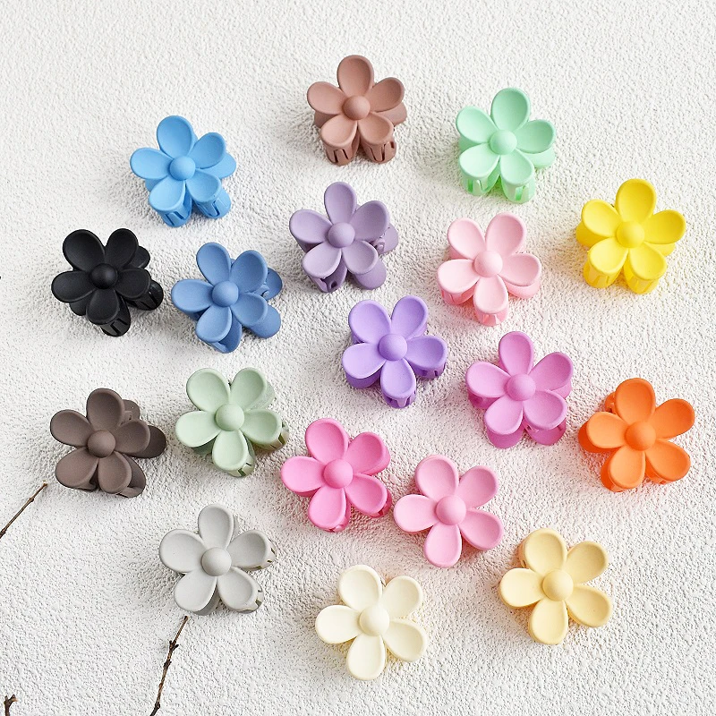 LRTOU Wholesale Summer Women Hair Clips Accessories 3.5cm Geometric Sweet Fashion Flower Shape Plastic Hair Claw