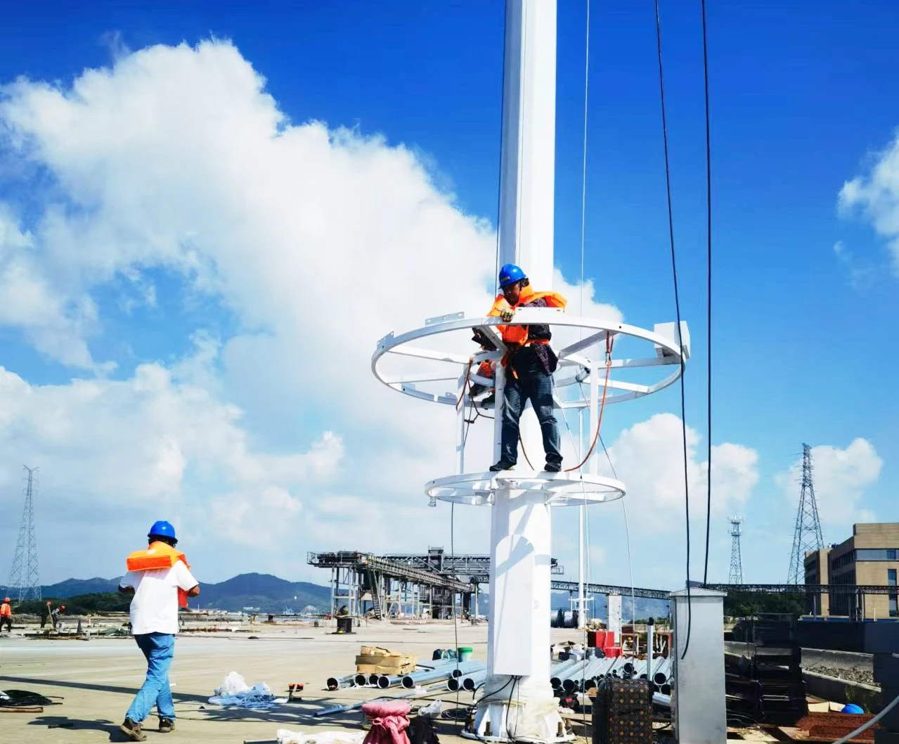 Factory Price Hot dip galvanised powder spraying Customized 15-45 meters high mast light with lifting system high mast light