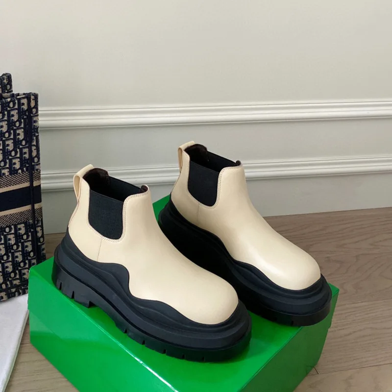Hot Sale Winter Casual Platform Women Chukka Boots Fashion Famous Brand Anti-slip Chunky Chelsea Boots For Ladies