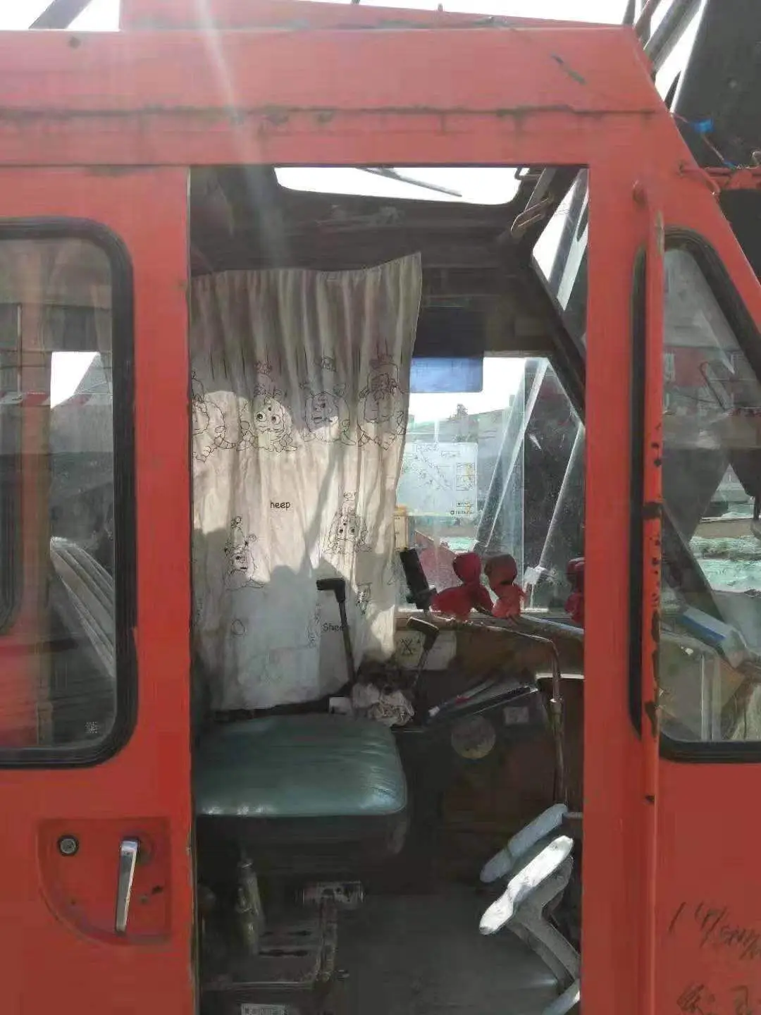 Used kh500 crawler crane Japan 100ton crane for sale