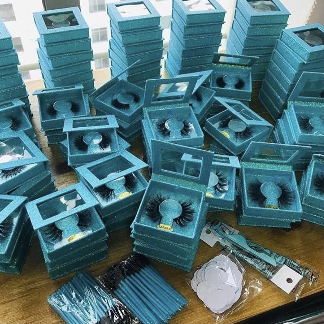 
Wholesale Custom Eyelash Suitcase Packaging Natural Long Luxury Mink Lashes1 00% Real 3D Mink Eyelashes 
