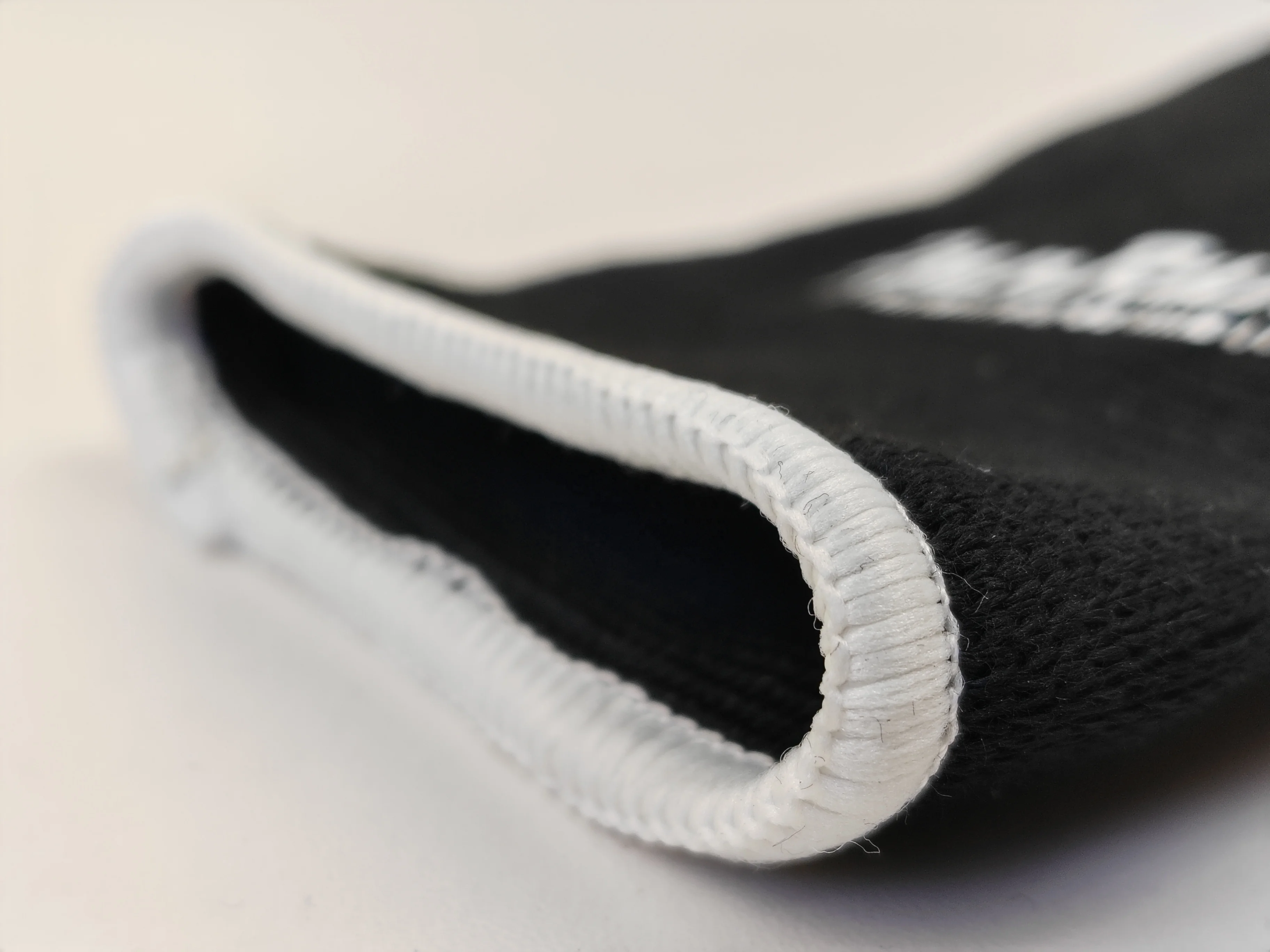 Custom Wrist Support Protection Band for Badminton and Tennis Training