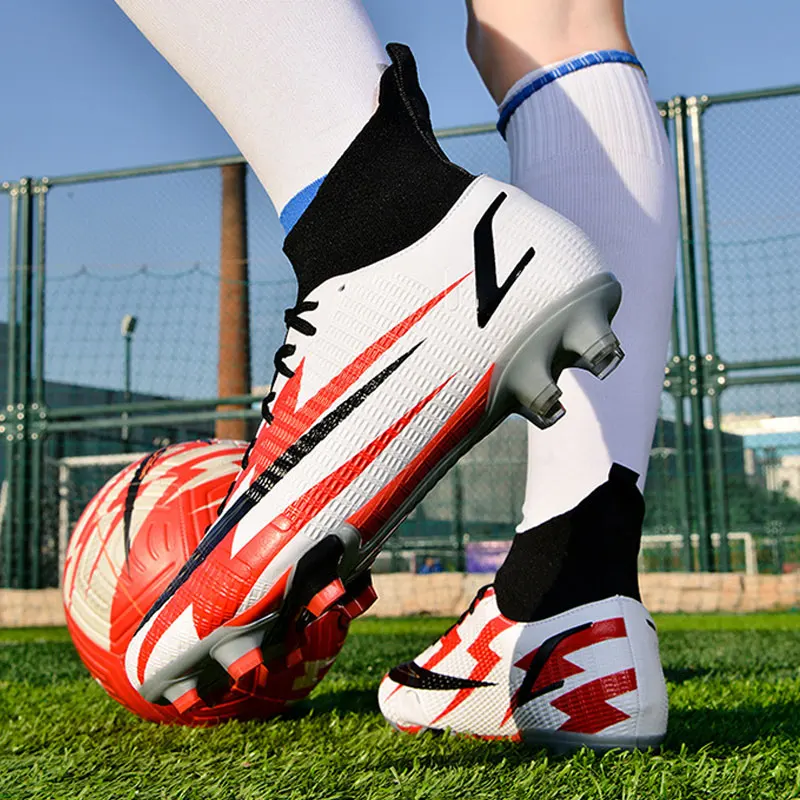 XOYOOU Latest Design Wholesale Breathable Casual Boy Football Sneakers Artificial Grass Training Nails Soccer Football Shoes