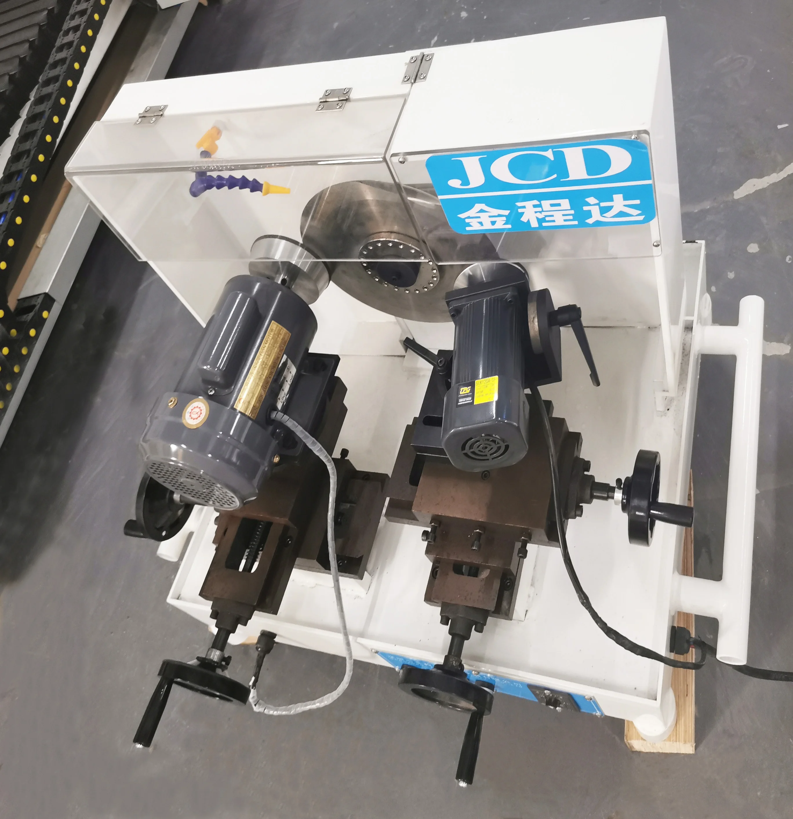 Small surface grinding machine for circular blade