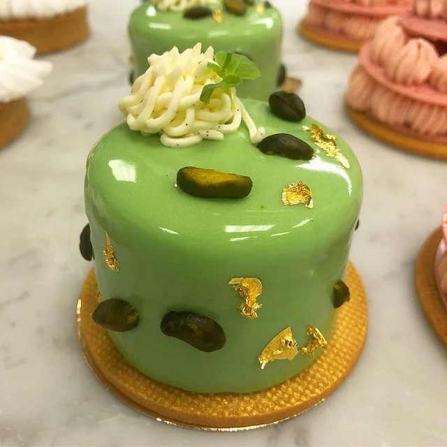 Cakes decoration edible gold leaf 25pcs per booklet 24k gold leaf  8*8cm edible gold for bakery decoration