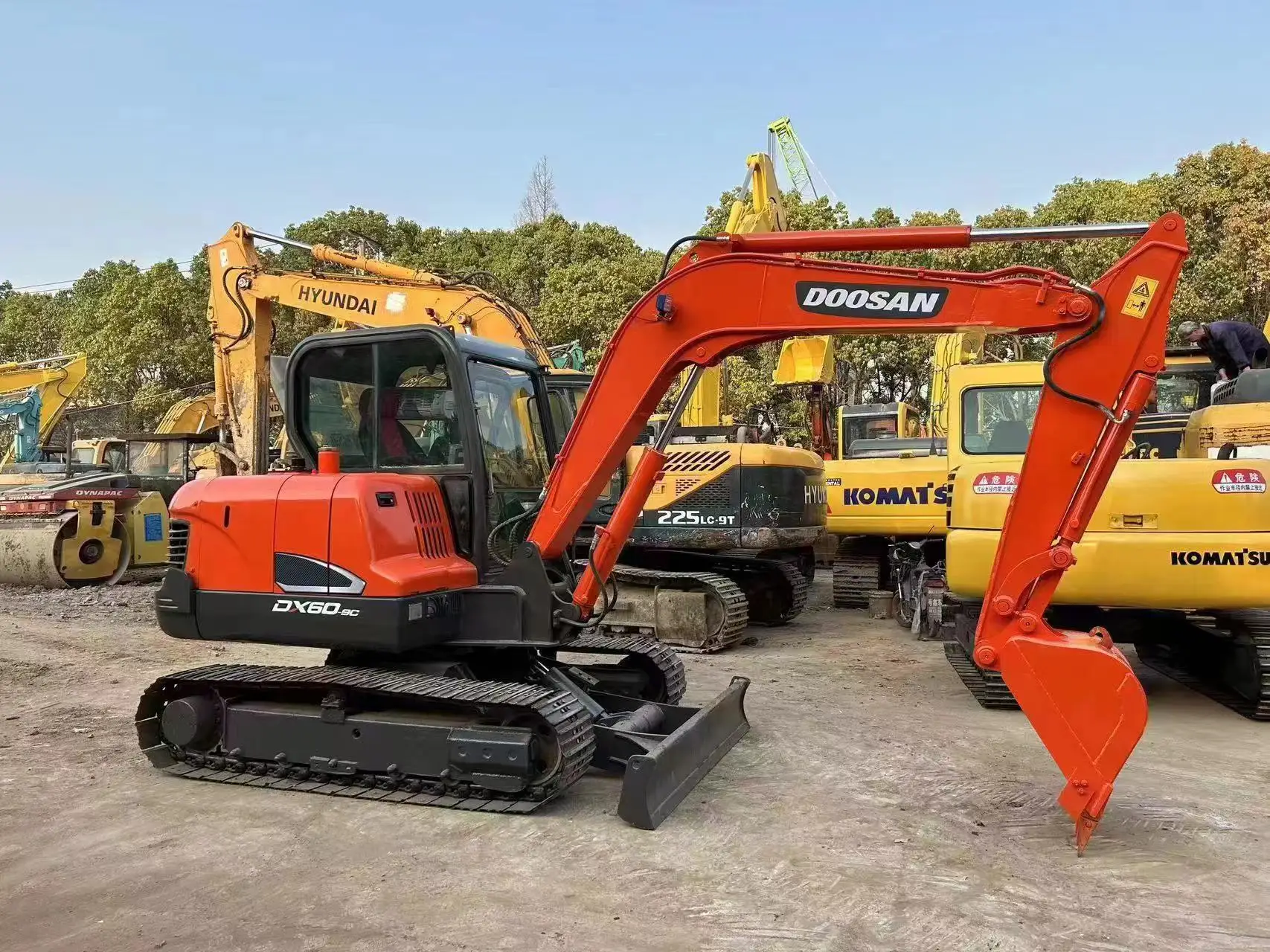 Factory price used Doosan DX55 DX60 DX140 DX225 Nice condition low price construction works crawler digger excavator DX55-9