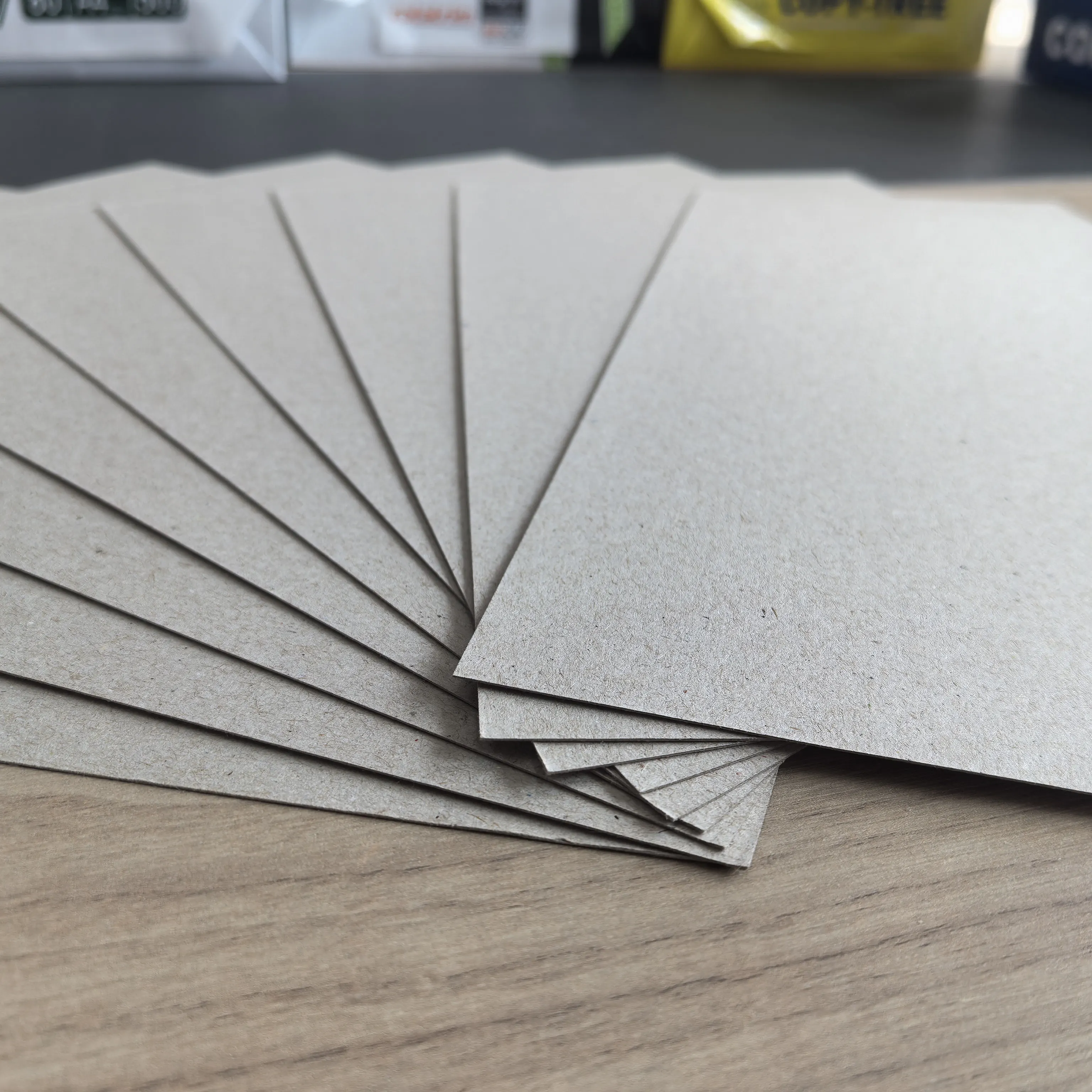 Factory Hot Sale 250gsm 270gsm 350gsm White Board 1mm Cardboard Sheets Unbleached Grey Greaseproof Paper 32gsm