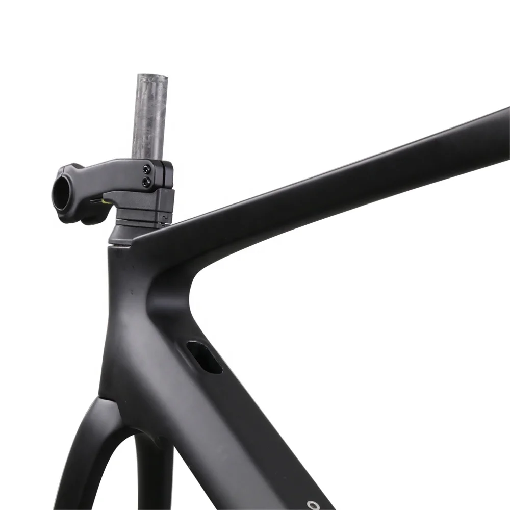 Electric carbon road bike Disc flat mount monocoque 32C tire