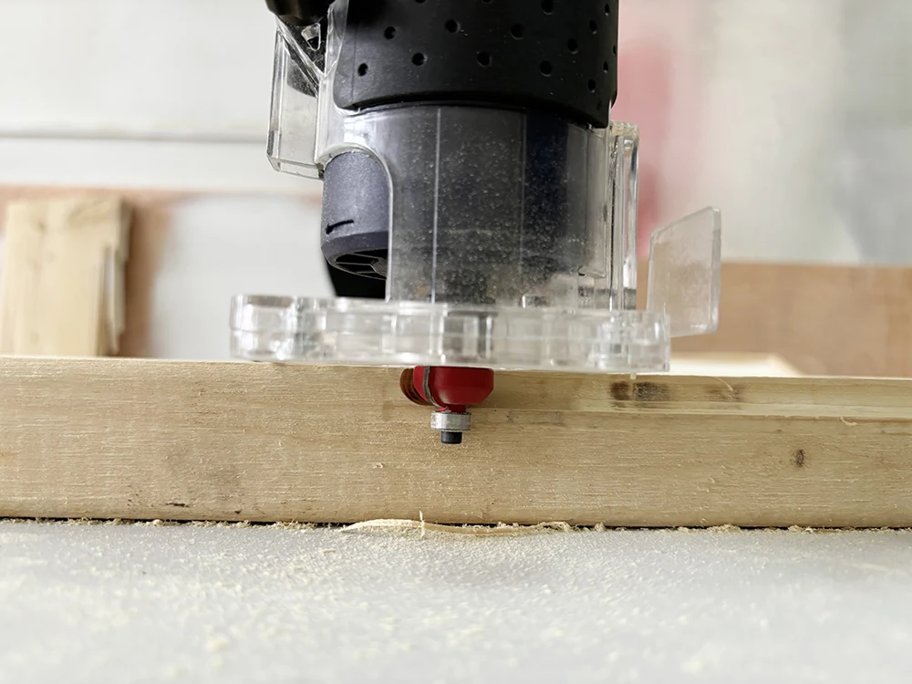 550W Palm Router Electric Hand Trimmer Wood Router with Variable Speeds Edge Guide and Roller Guide