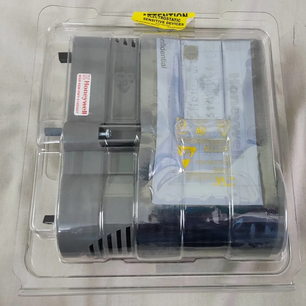 NEW IN STOCK  CC-PCF901 CC-TCF901 CC-SCMB02 Control Firewall Module