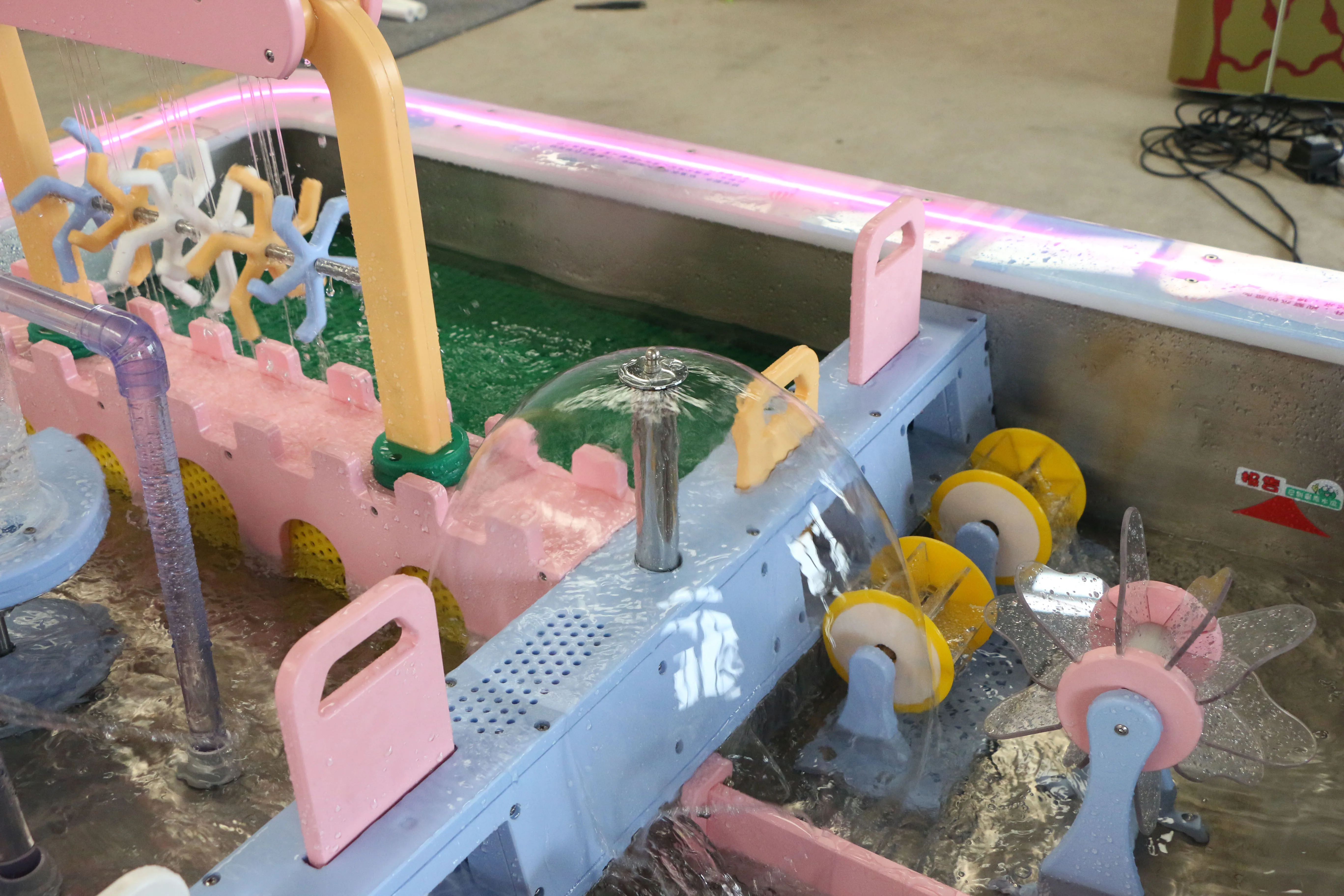 Large amusement equipment water  play  table  Science museum equipment for kids Indoor playground equipment for water pool