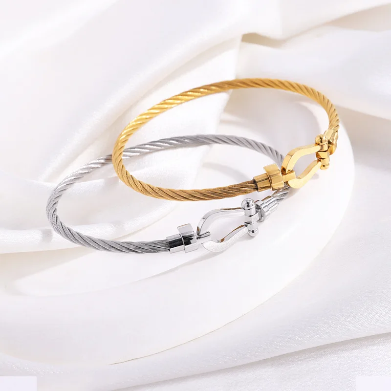 Titanium steel bracelet magnetic thread horseshoe stainless steel bracelet