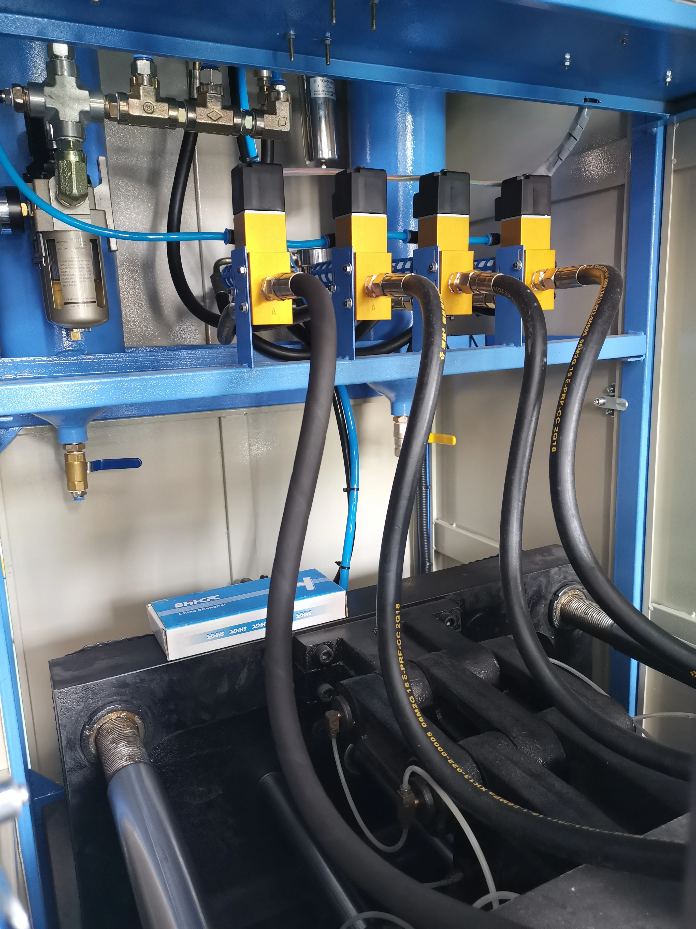 4-cavity Semi-automatic PET bottle blowing Machine