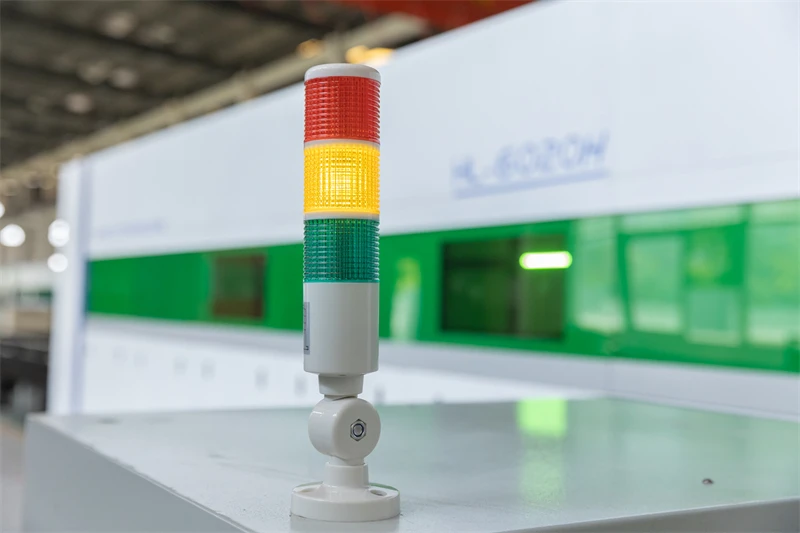 RAYMAX Hot sale 3015 metal fiber laser cutting machine lazer steel cut industrial machinery equipment