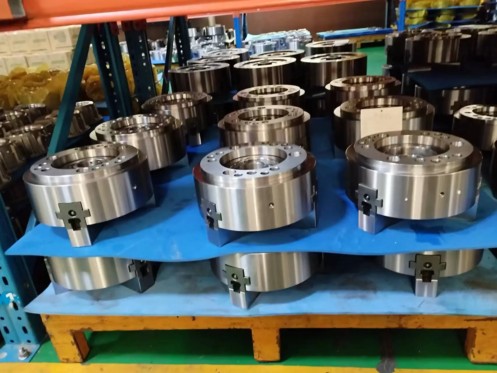 Hollow hydraulic chuck, high-precision three-jaw chuck, hydraulic power chuck, 5681012 steel body