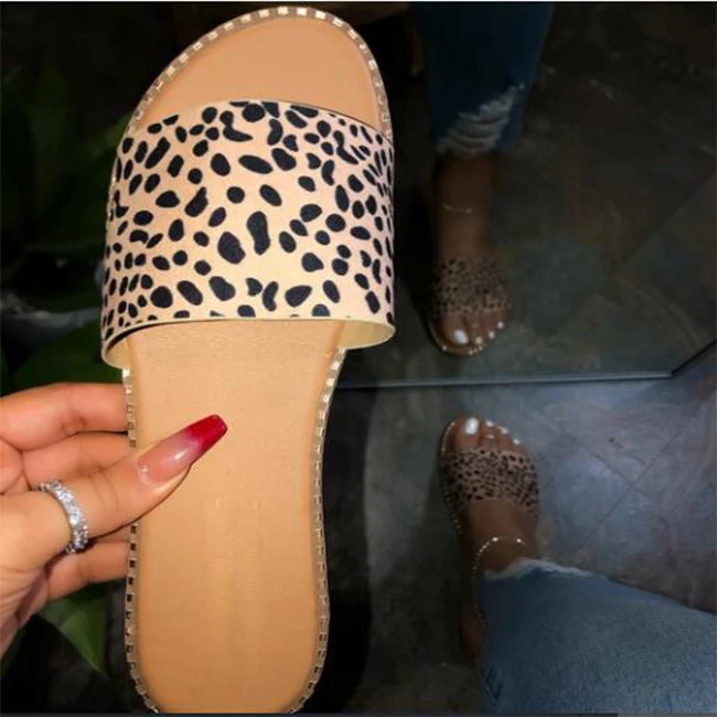 2020 New Arrival Lady Slide PU Sandals Cheetah Black White Color Available