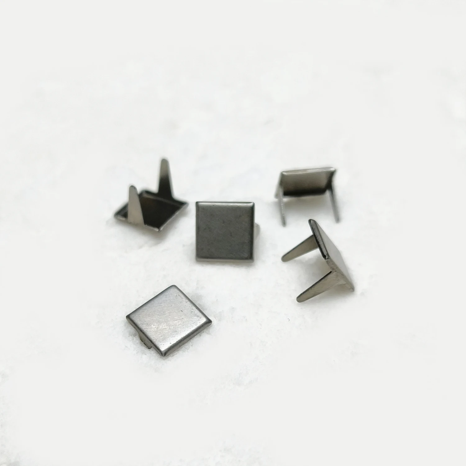 7mm High Quality Bag Accessories Most Popular Glossy Square Claw Nail Rivet for Handbag Backpack