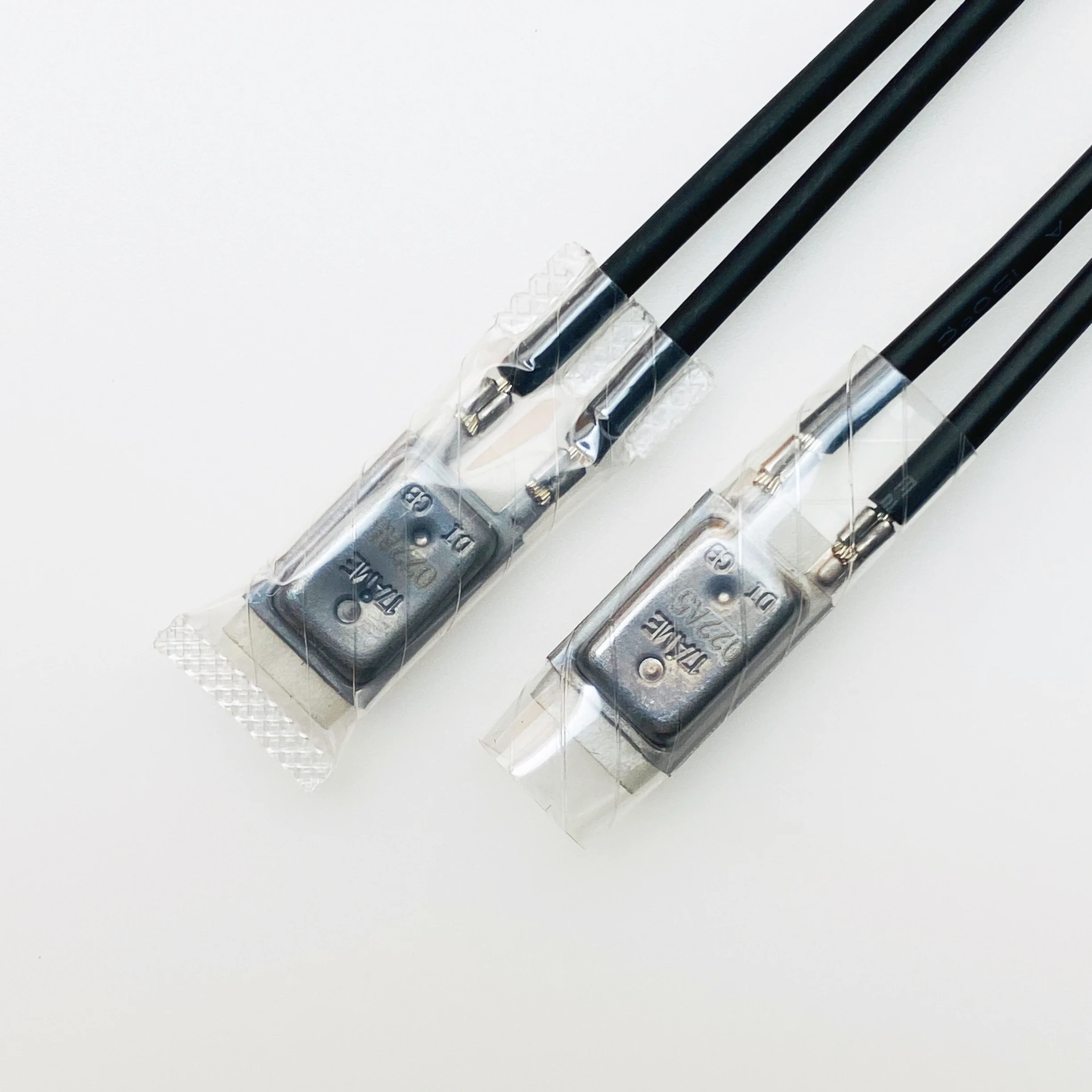 
17AM bimetal thermal protector for motors , lights, transformers and heaters Bimetal thermal protector 