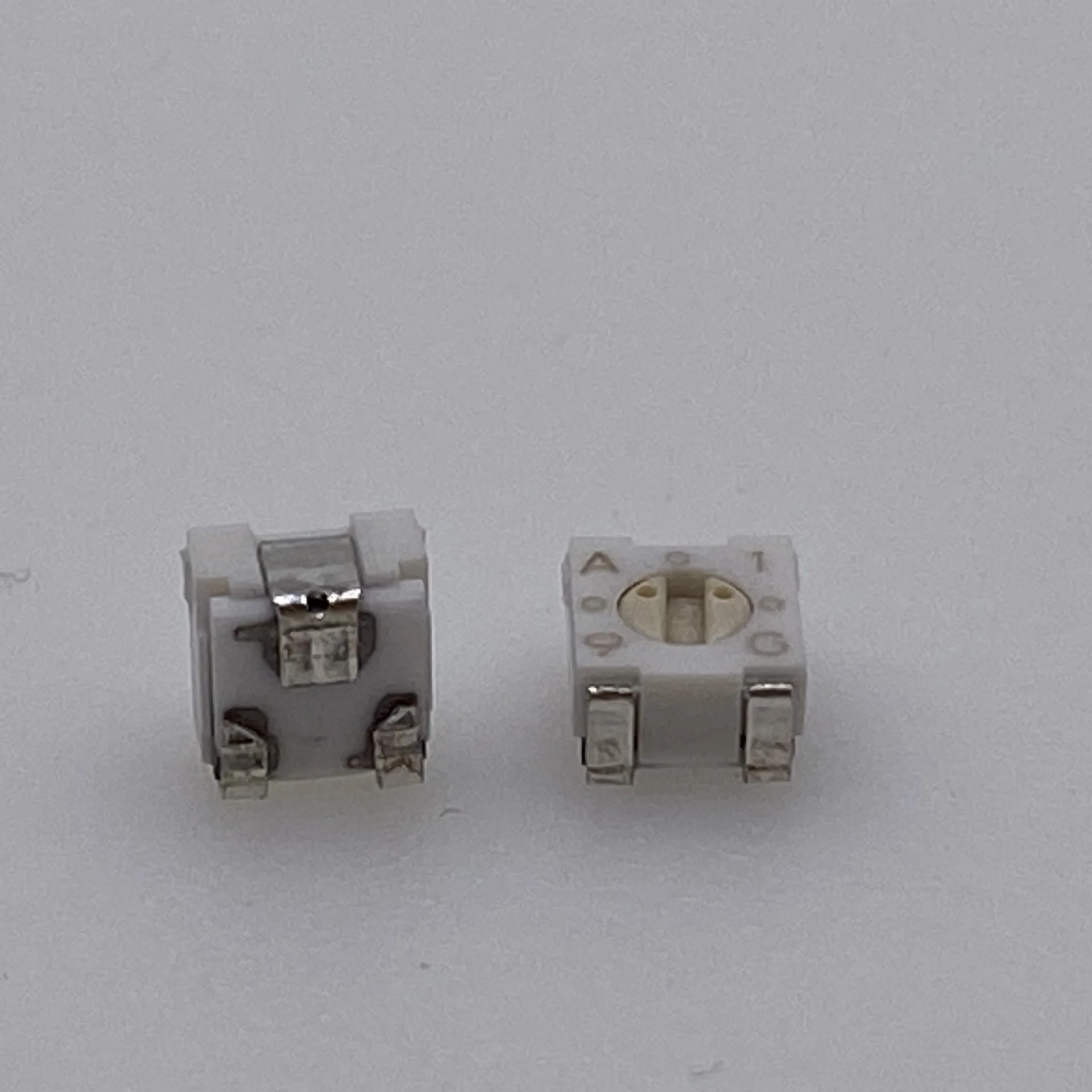 Панельный потенциометр/Сермет 3852C-282-103AL 10kOhms +-10% 2 Вт