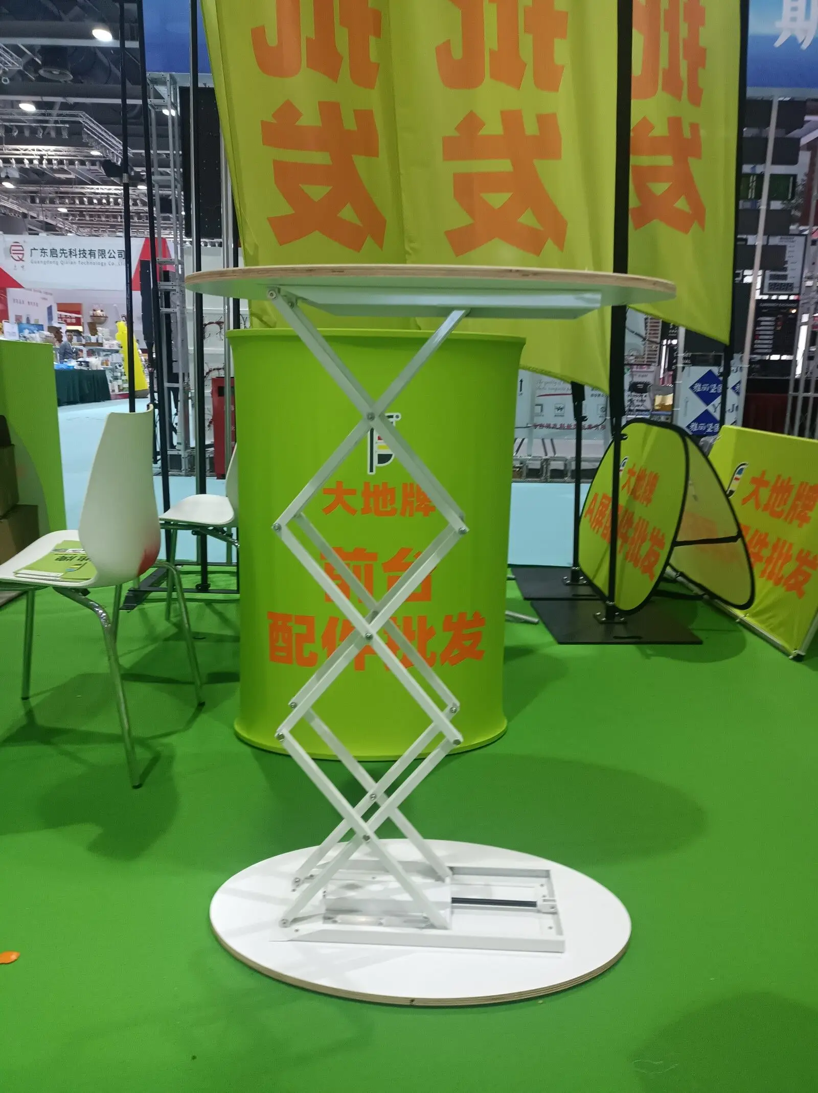 Chinese Manufacturer Foldable Trade Show Frame Pop Up Counter Promotion Table Display
