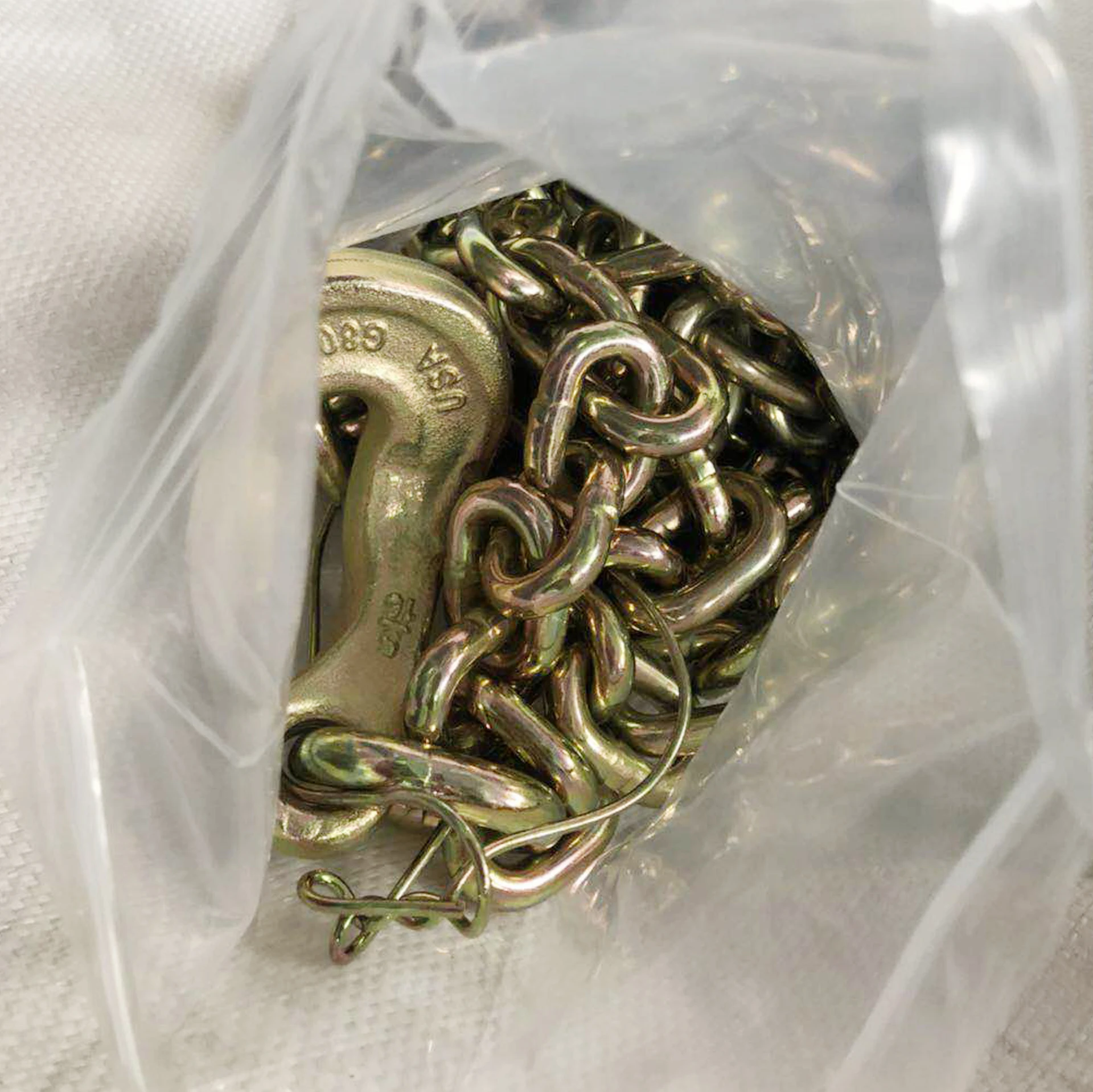 High Quality Yellow Zinc Galvanized G80 G70 Lifting Chain with Hooks