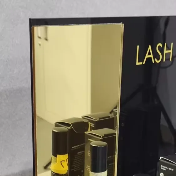 Fashion Customized Makeup Stand Display Rack Counter Acrylic Cosmetics Display Rack centerpiece acrylic display