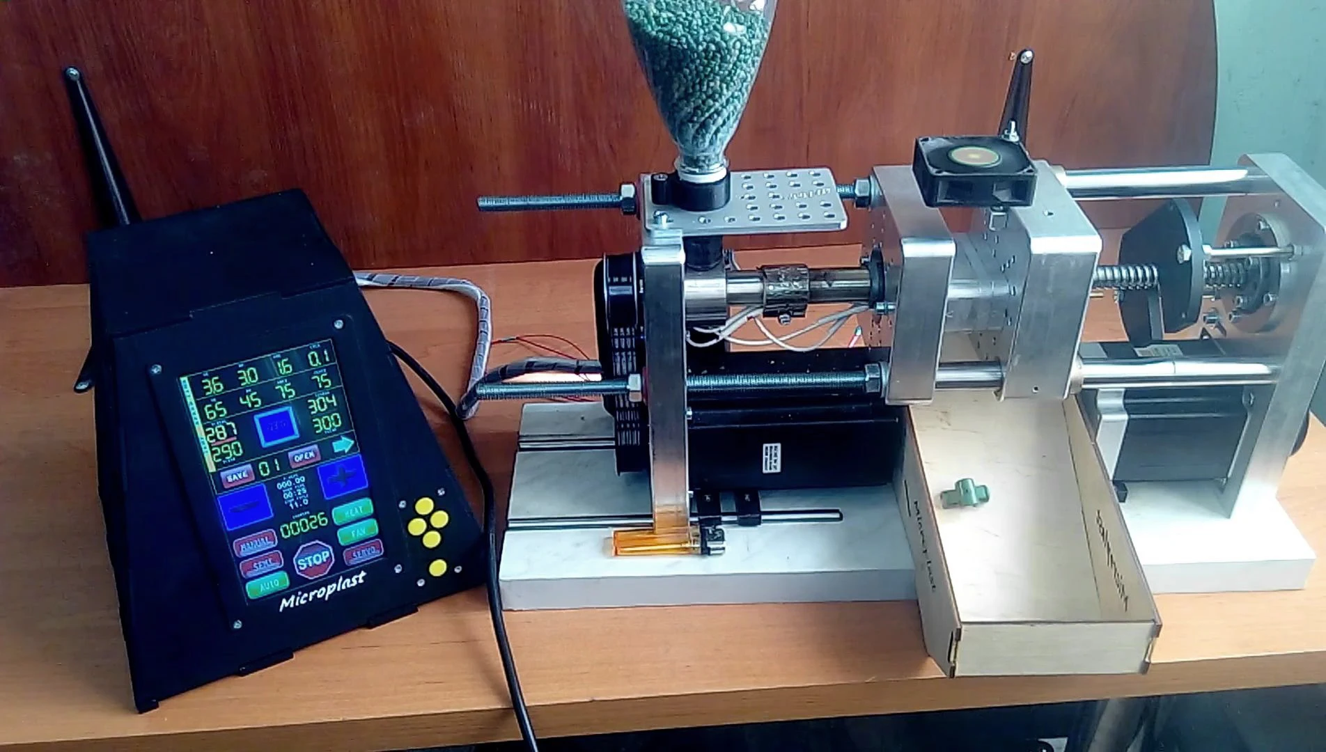 Low price customization injection molded products handheld injection molding machine mould