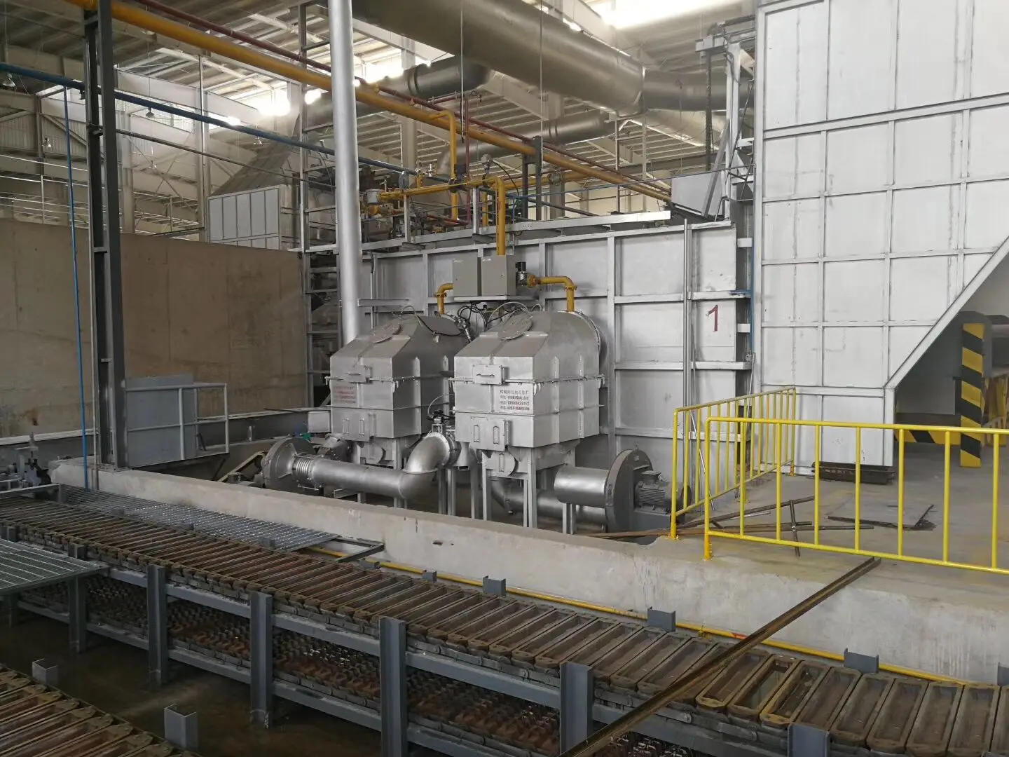regenerator heating system type aluminum melting furnace with billet hot top casting table