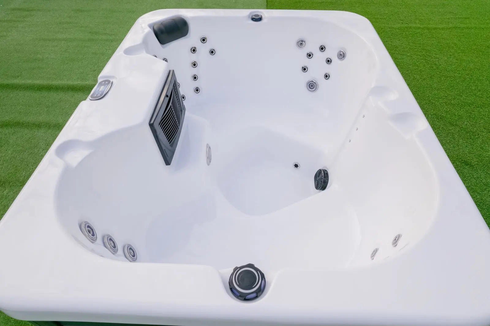 Hot sale 4 person Outdoor hot tub Air Jetted Massage bathtub Spa Tub