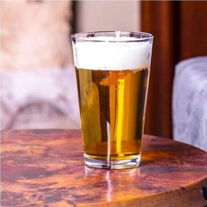 Wholesale Mr and Mrs Pint Beer Glasses Gift Set