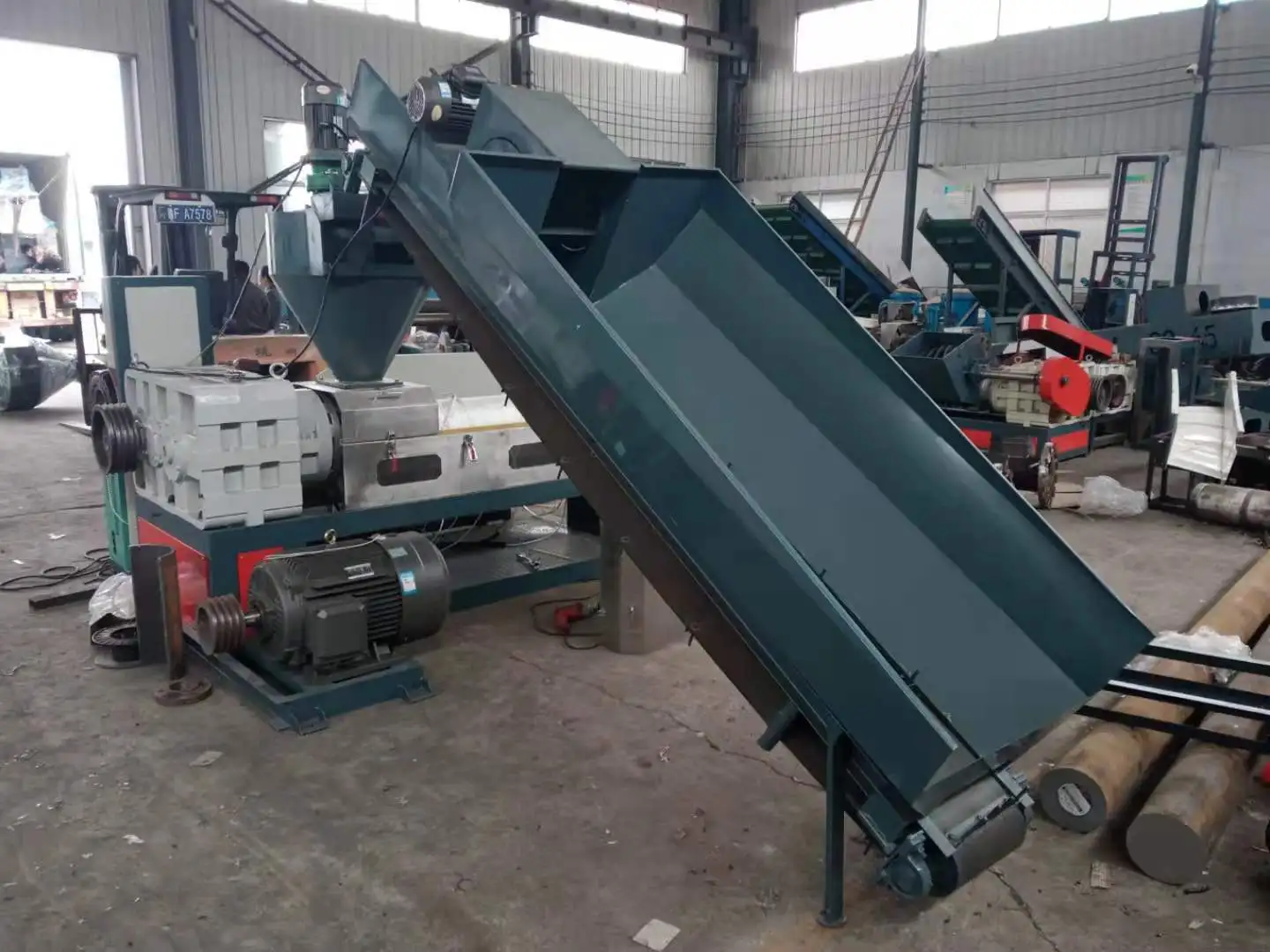 Автоматический экструдер для пластика, машина для подачи сырой пленки