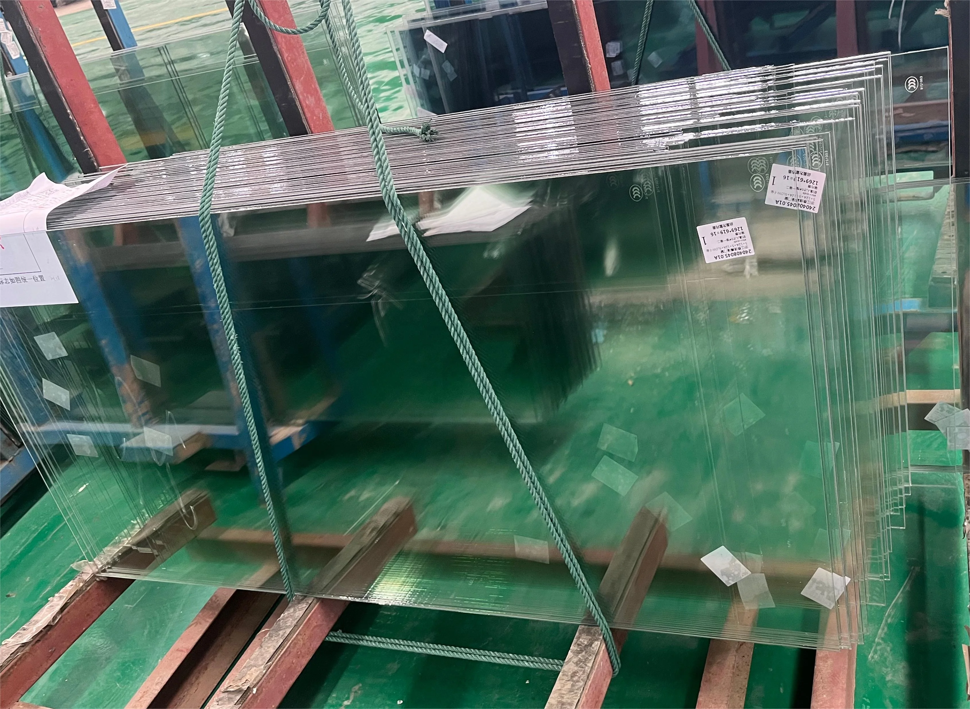 Customized 6mm 8mm 10mm 12mm Tempered Laminated Building Industrial Glass building  industrial triple glass