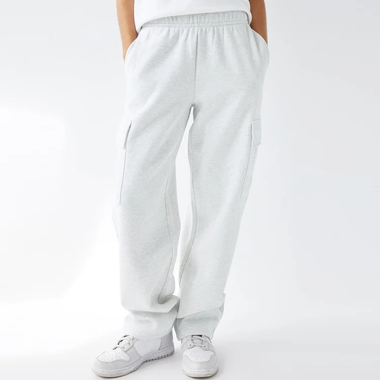 Custom 2021 New Design Plus Size Women Straight Wide Leg Sweatpants Fleece Loose Luxury Cargo Sweatpants Ladies Joggers